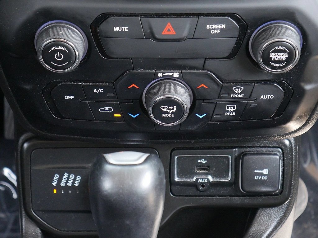 Used 2020 Jeep Renegade Limited AWD/4WD image 22