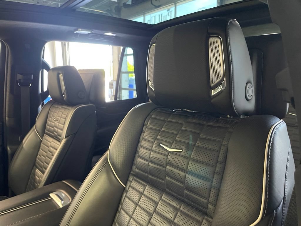 Used 2023 Cadillac Escalade Sport Platinum w/ LPO, ONYX Package AWD/4WD image 48
