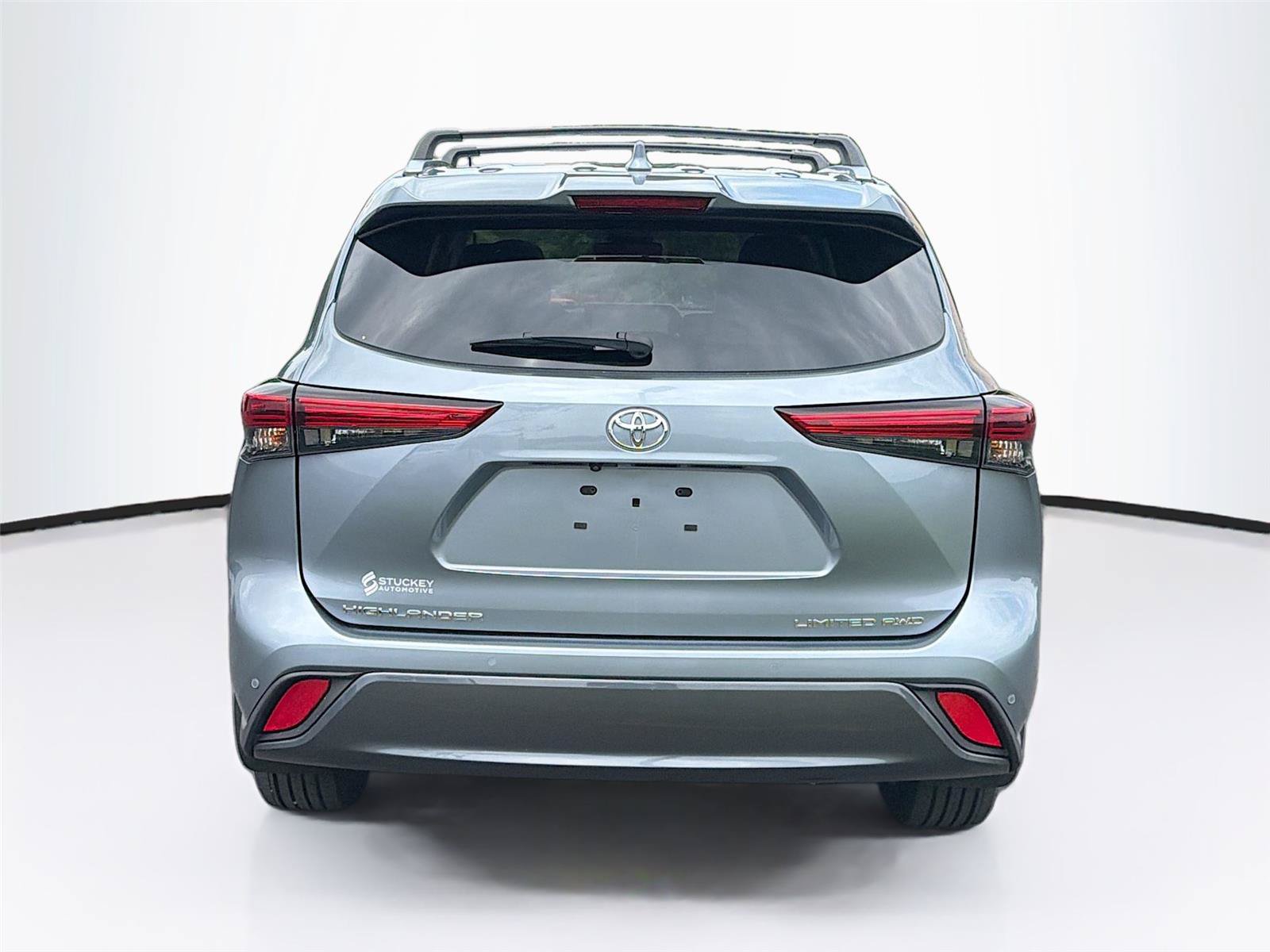 Used 2023 Toyota Highlander Limited AWD/4WD image 10