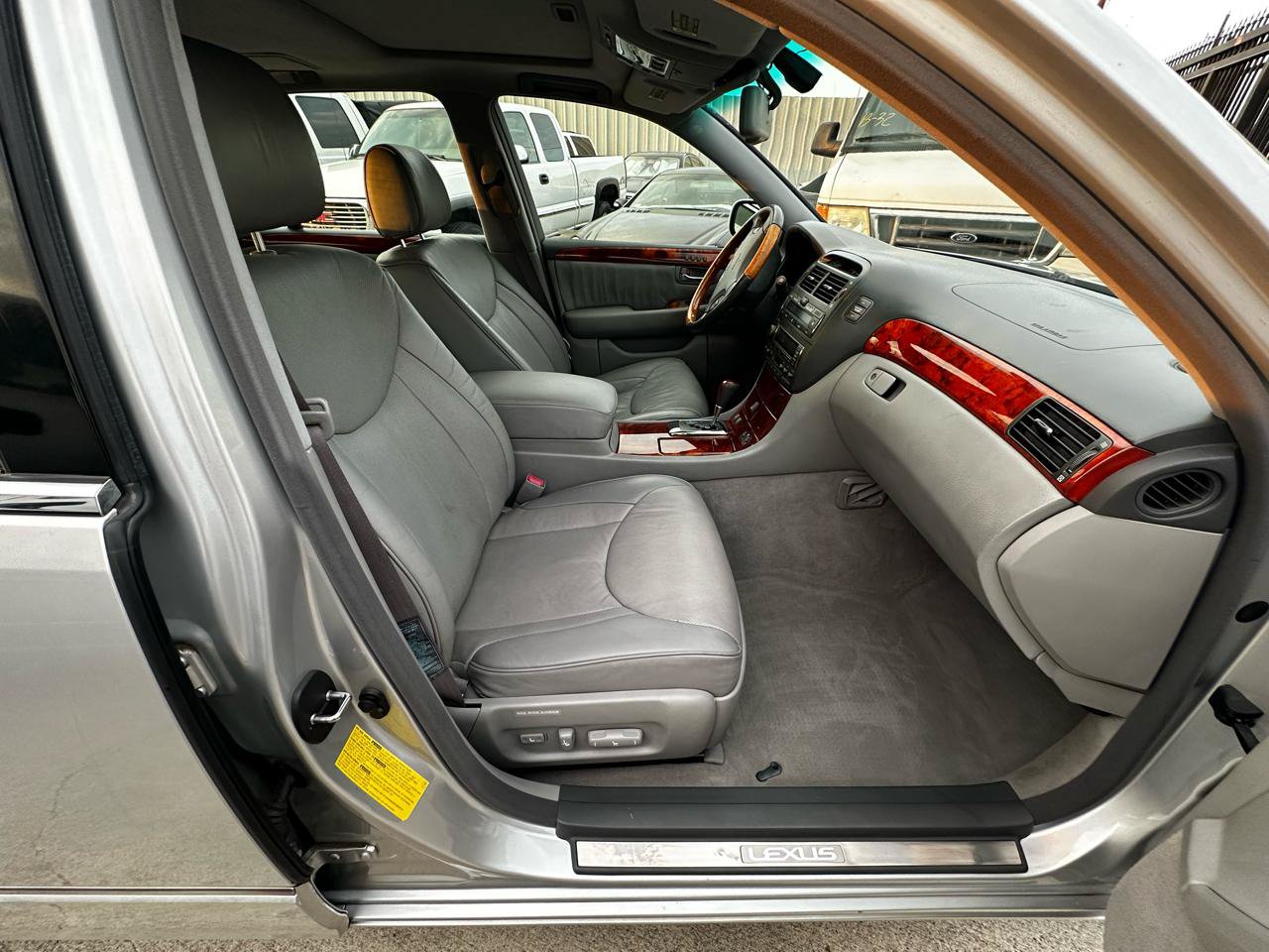 Used 2004 Lexus LS 430 w/ Premium Pkg RWD image 91