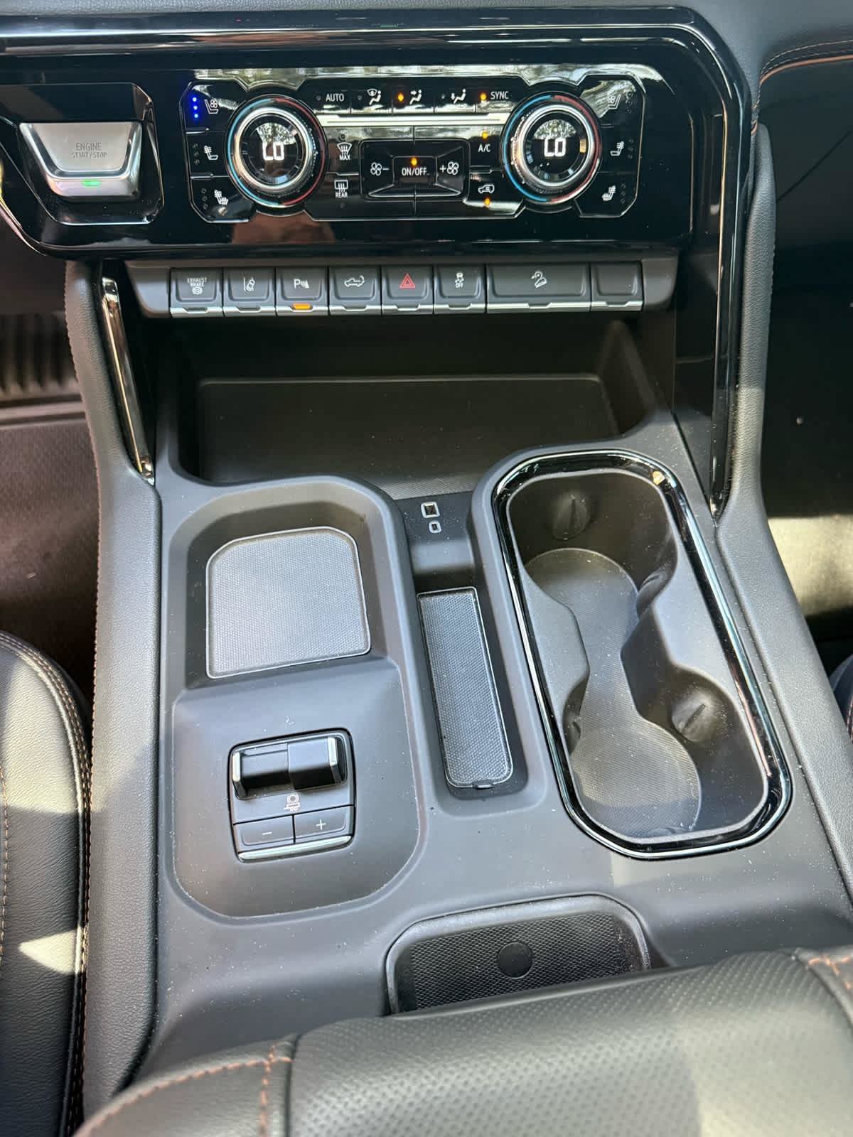 Used 2025 GMC Sierra 2500 AT4 w/ AT4 Premium Plus Package AWD/4WD image 19