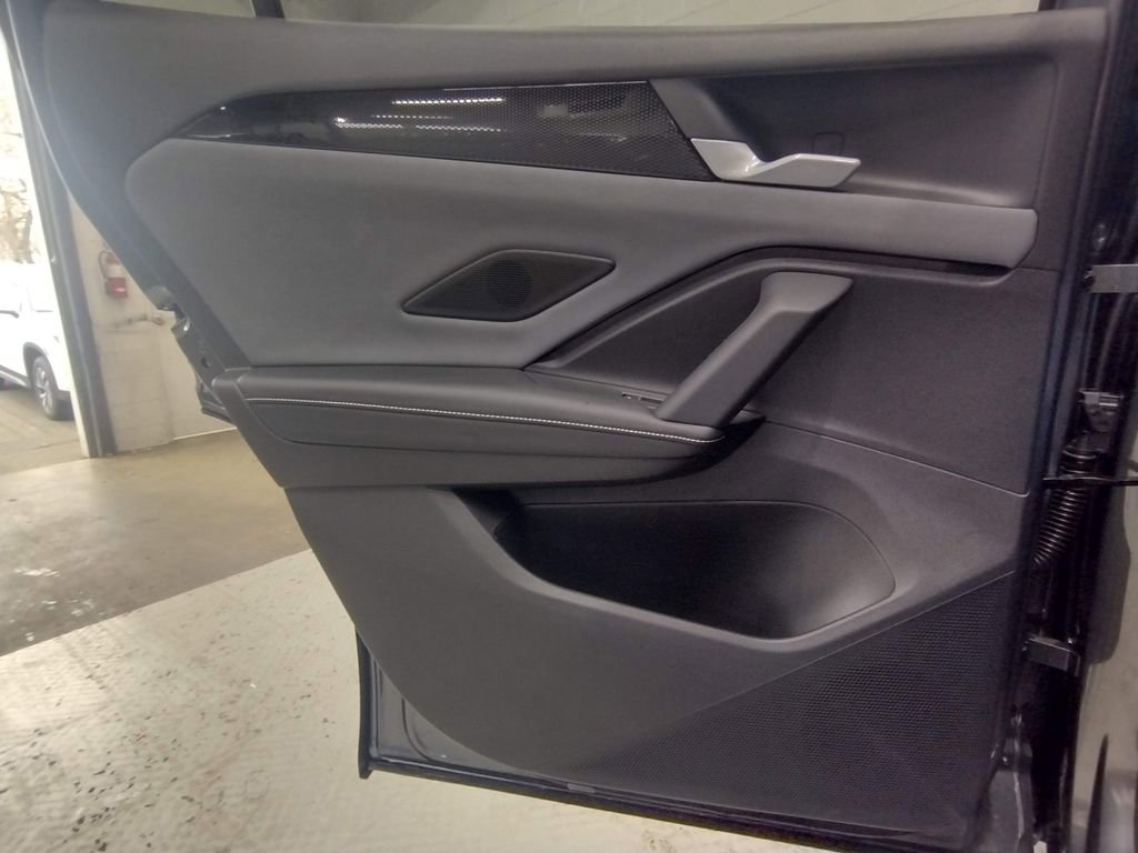 New 2026 Volkswagen Tiguan SE image 33