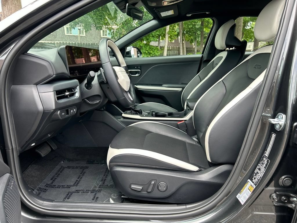 Used 2025 Kia K4 GT-Line w/ GT-Line Premium Package FWD image 14