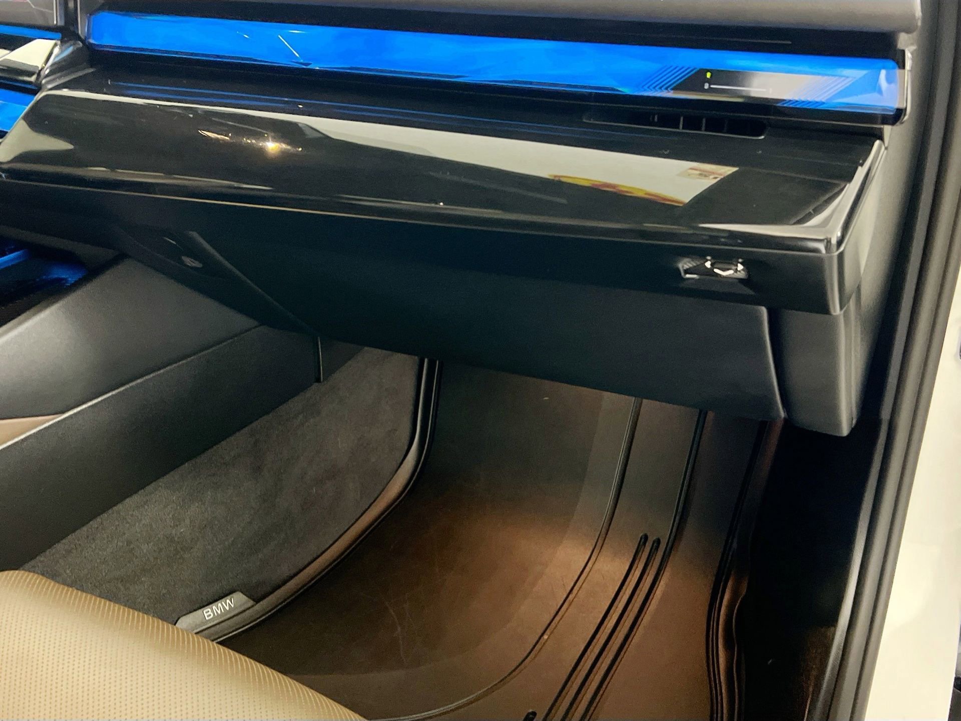 Certified 2024 BMW i5 M60 w/ Premium Package image 33