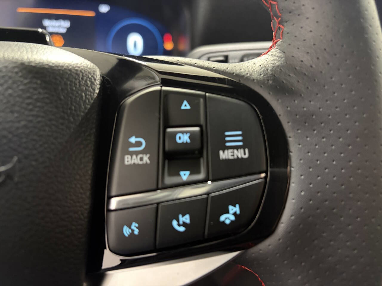 Used 2025 Ford Explorer ST-Line w/ ST-Line Street Pack image 16