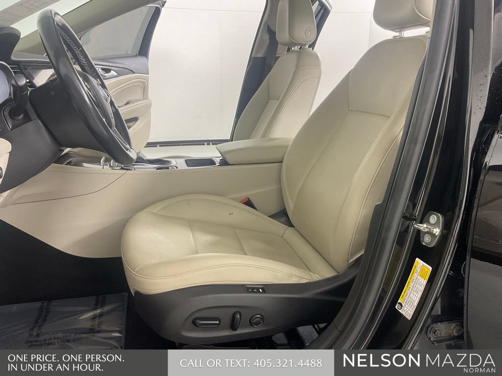Used 2018 Buick Regal Essence w/ Driver Confidence Package #1 AWD/4WD image 24