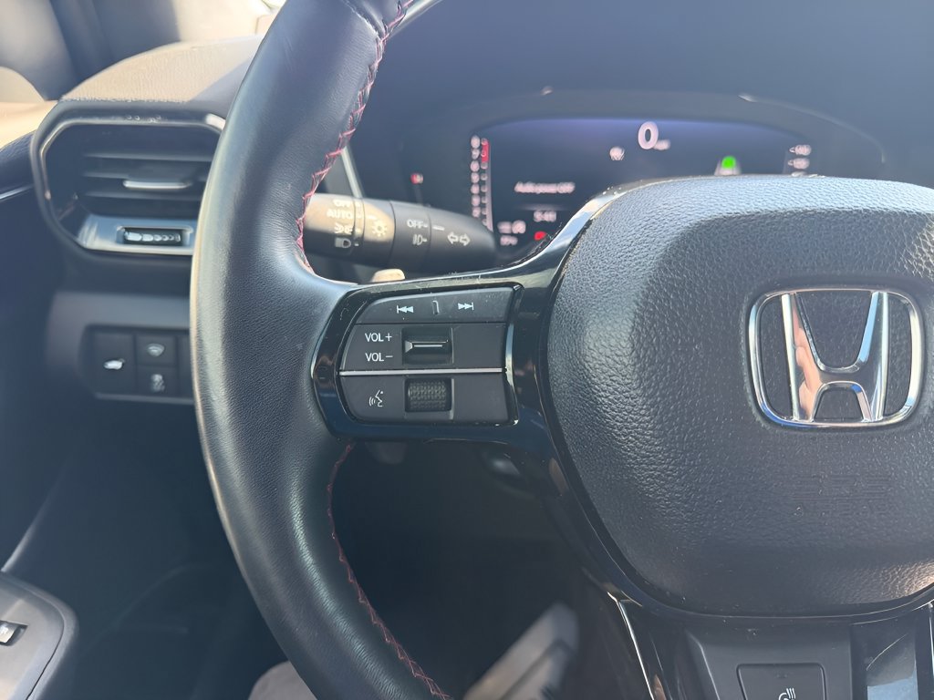Used 2025 Honda Pilot Black Edition image 29