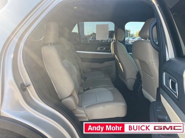 Used 2017 Ford Explorer XLT w/ Equipment Group 201A FWD image 36