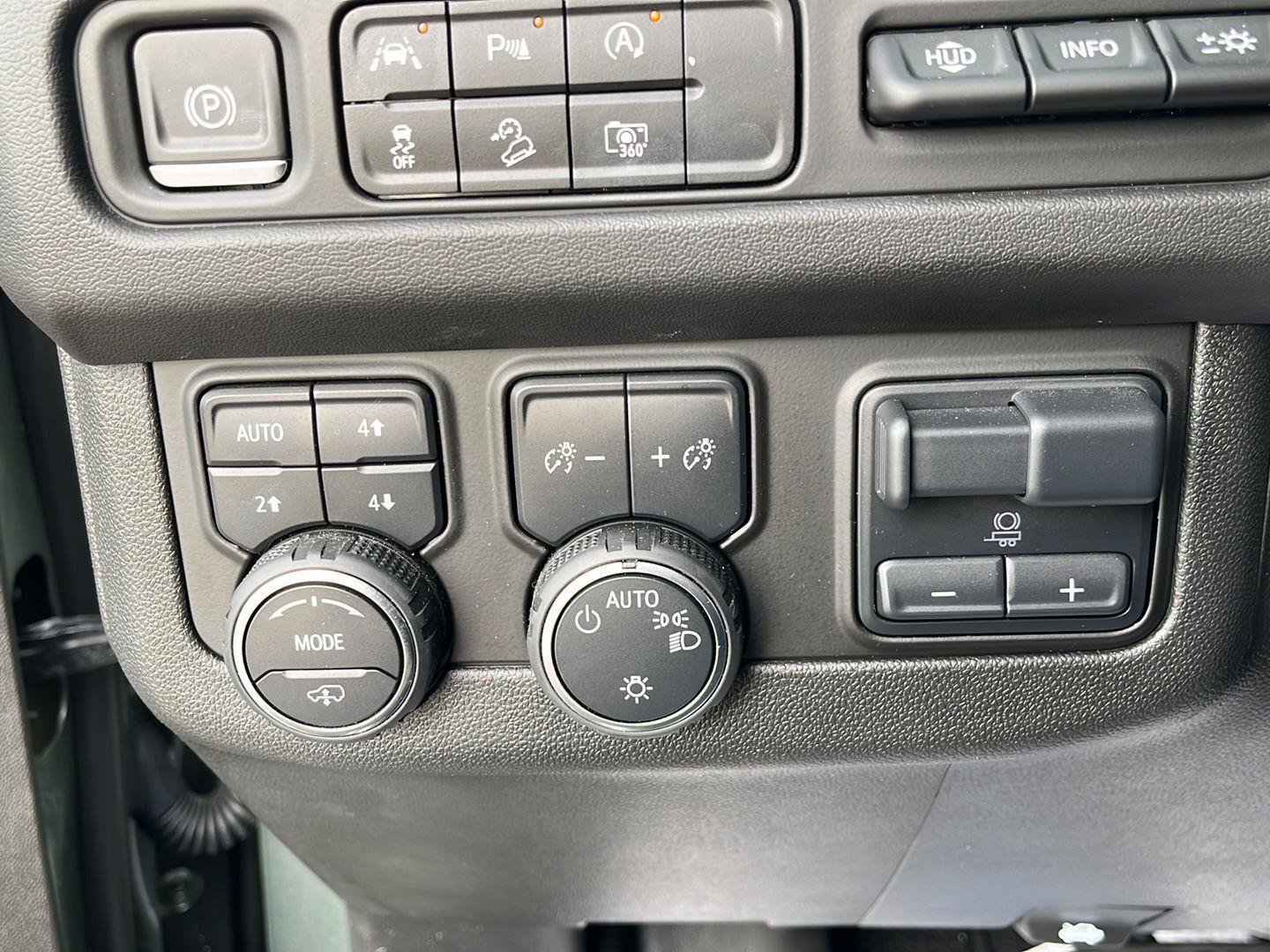 Used 2024 Chevrolet Tahoe High Country image 13