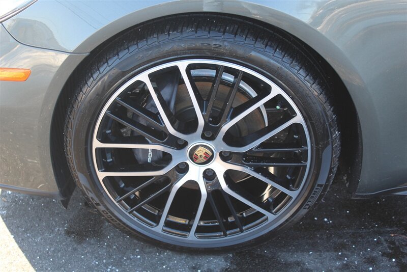 Used 2022 Porsche Panamera 4 AWD/4WD image 30