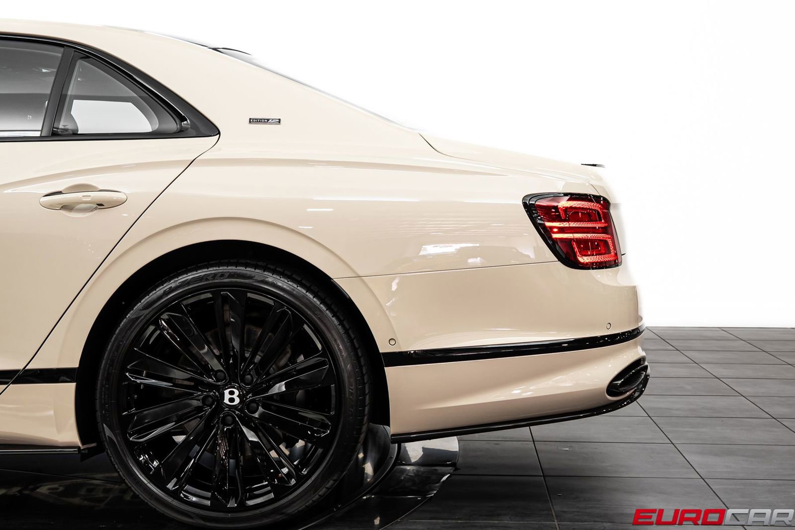 Used 2024 Bentley Flying Spur W12 AWD/4WD image 17