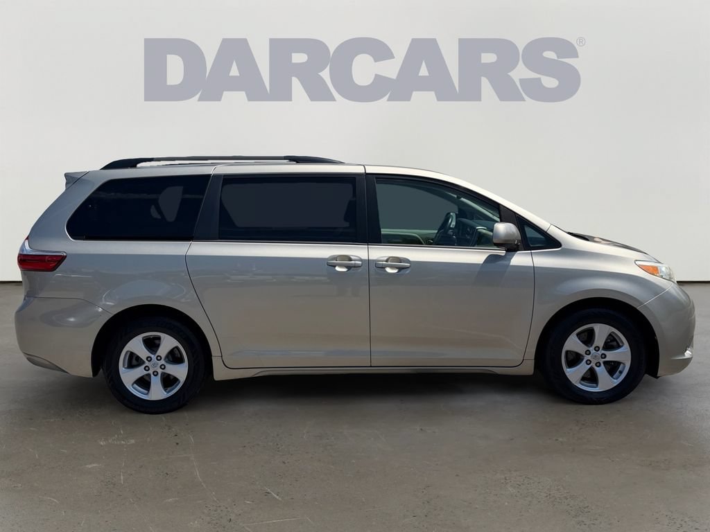Used 2017 Toyota Sienna LE FWD image 8