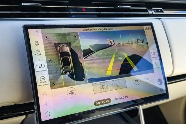 New 2025 Land Rover Range Rover SE image 18