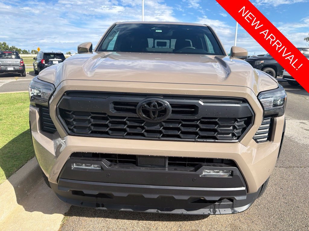 Used 2026 Toyota Tacoma TRD Off-Road w/ TRD Off Road Upgrade Package AWD/4WD image 2
