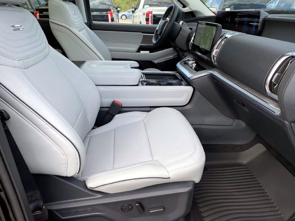 Used 2026 Ford Expedition Max Platinum w/ Platinum Ultimate Package AWD/4WD image 24