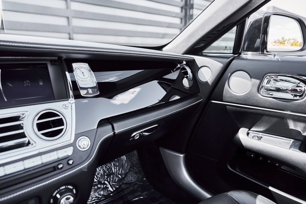 Used 2018 Rolls-Royce Dawn RWD image 69