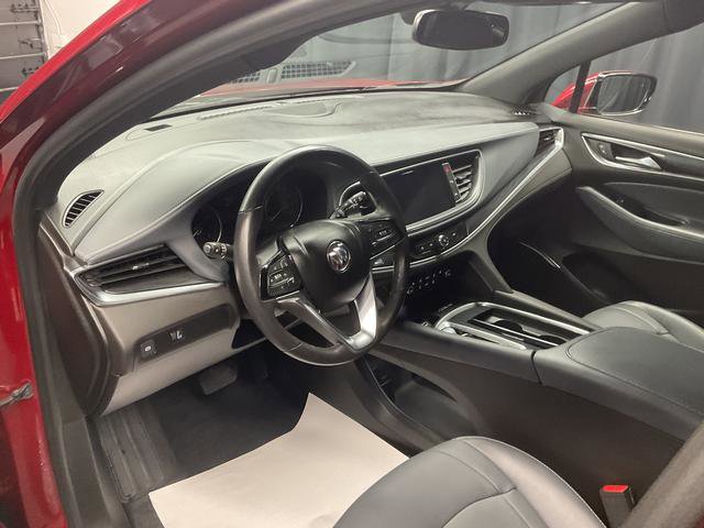 Used 2023 Buick Enclave Essence image 10
