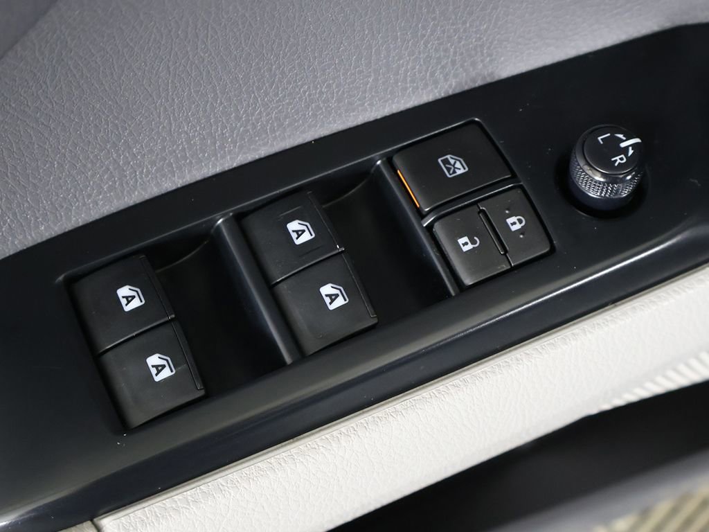 Used 2020 Toyota Camry LE w/ Convenience Package image 35