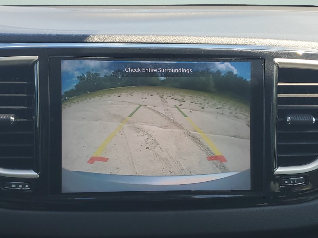 Used 2024 Chrysler Pacifica Touring-L FWD image 17