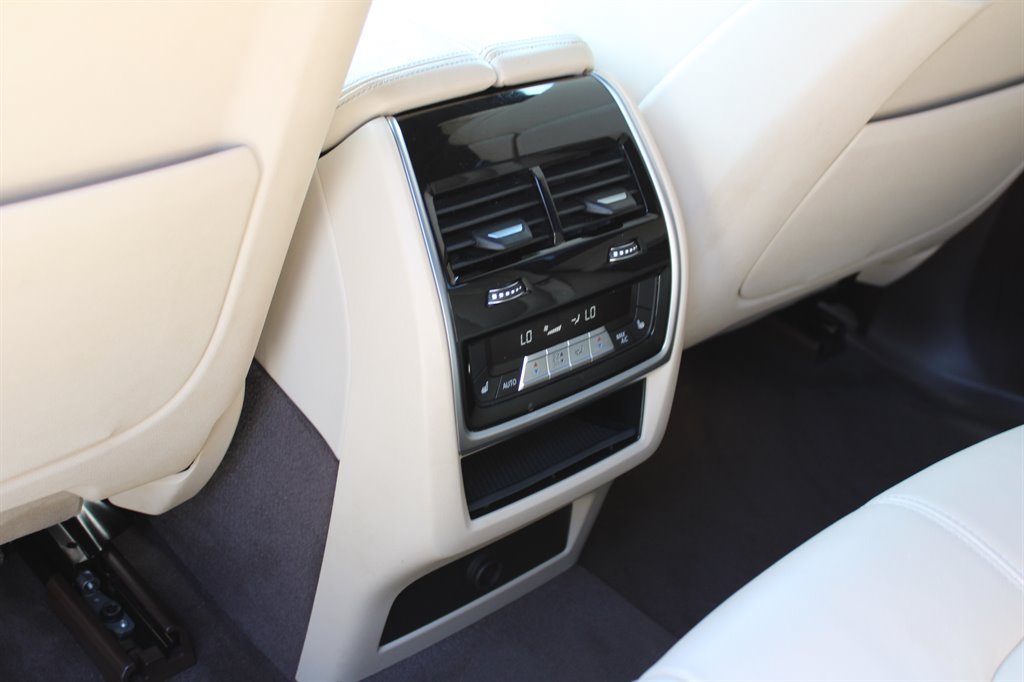 Used 2019 BMW X5 xDrive50i w/ M Sport Package AWD/4WD image 20