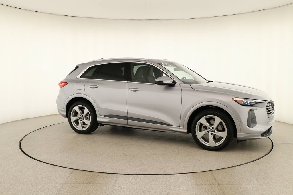 Certified 2025 Audi Q5 Prestige AWD/4WD image 9