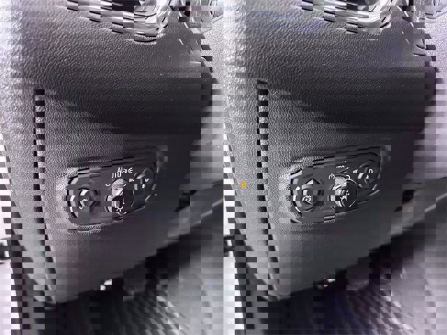 Used 2024 Chevrolet Equinox Premier image 18