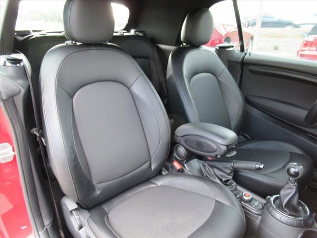 Used 2016 MINI Cooper Convertible image 9