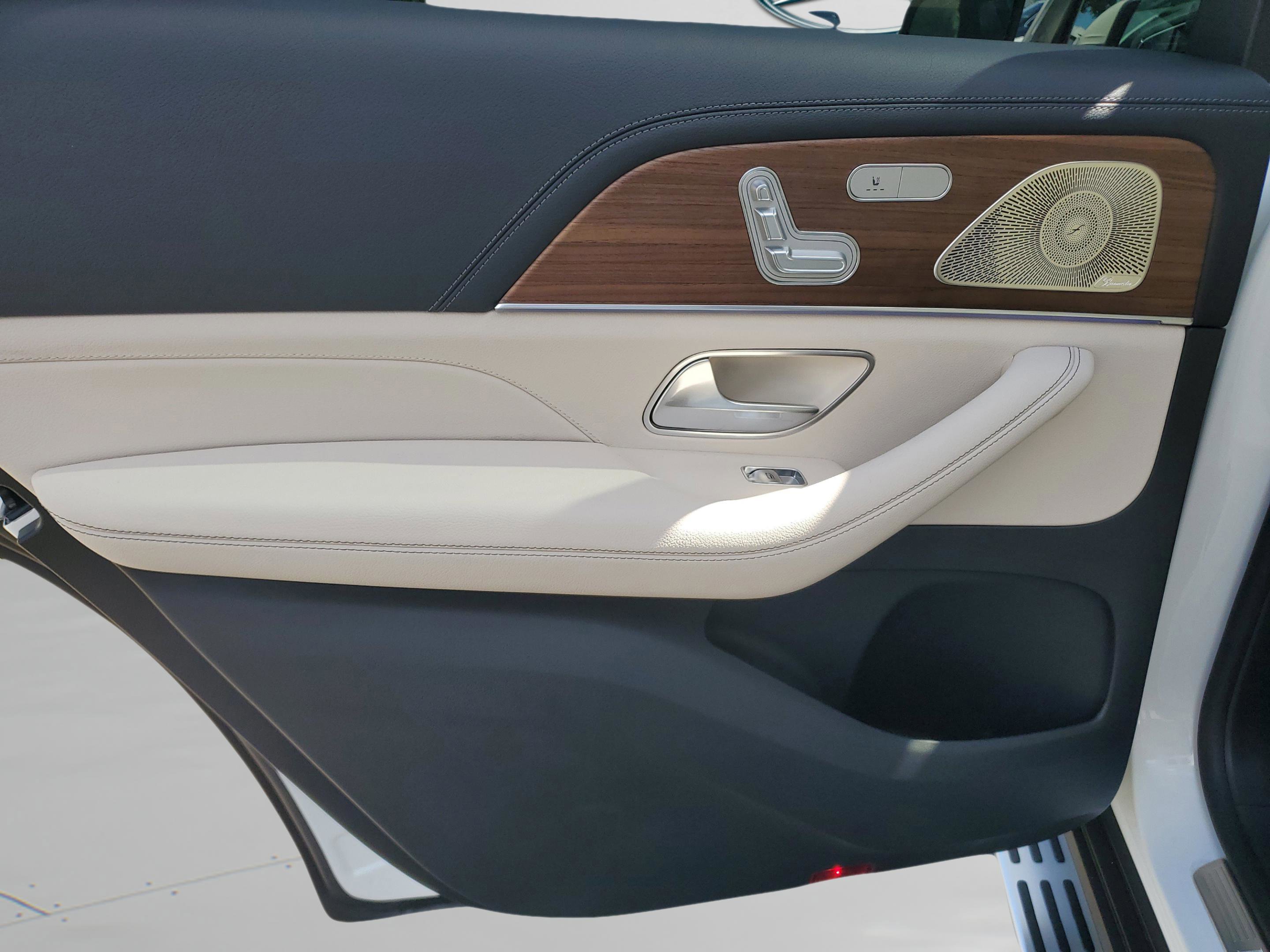 New 2026 Mercedes-Benz GLS 580 4MATIC image 33