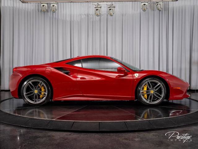 Used 2018 Ferrari 488 GTB RWD image 17