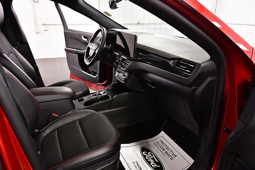 Used 2025 Ford Escape ST-Line w/ Tech Pack #1 image 32