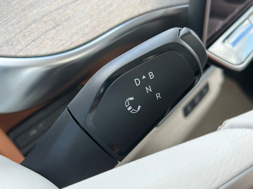 Used 2025 Volkswagen ID. Buzz 1st Edition image 27