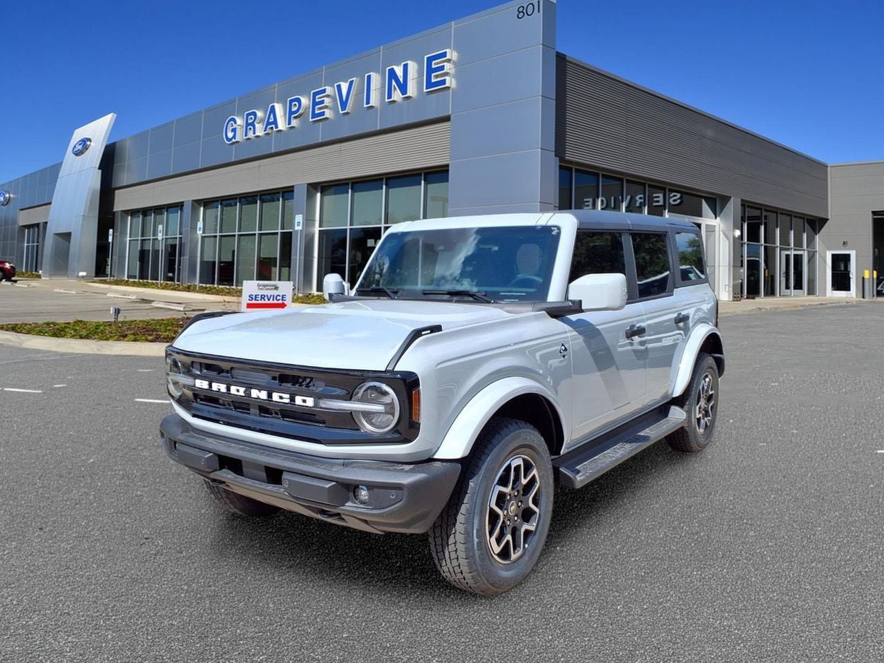 New 2026 Ford Bronco Outer Banks AWD/4WD image 1