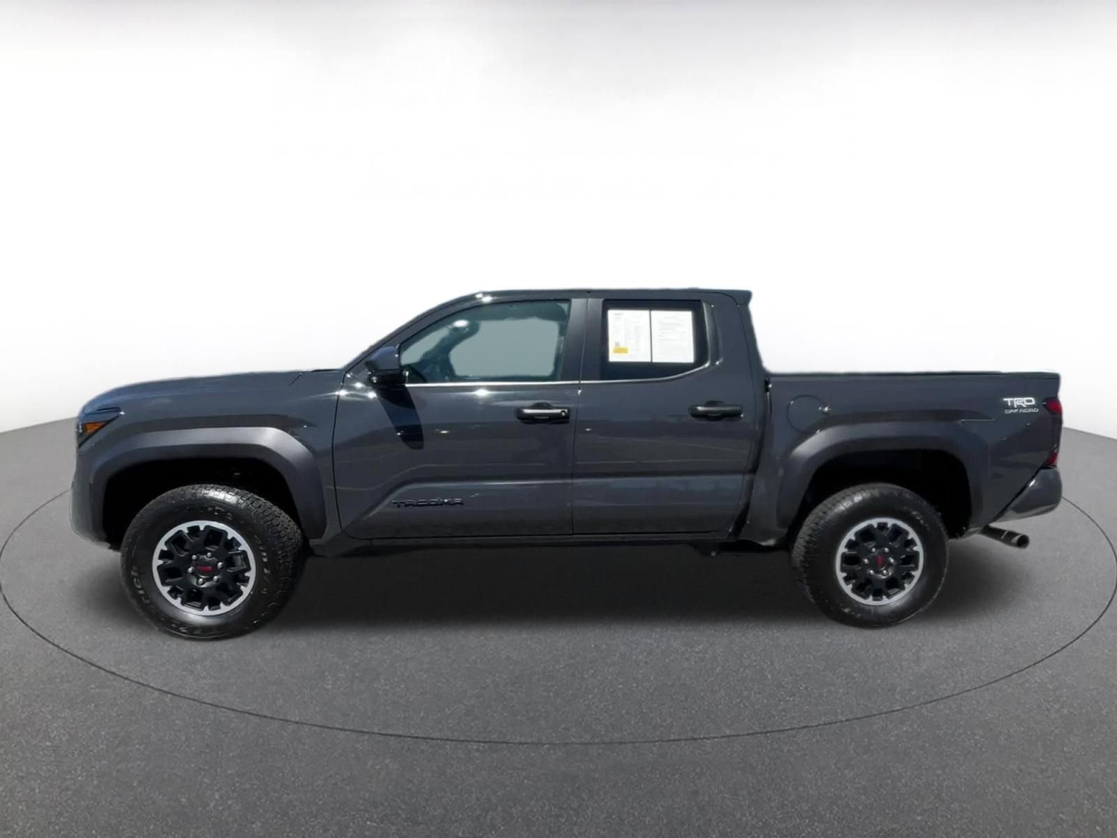 Used 2025 Toyota Tacoma TRD Off-Road AWD/4WD image 8