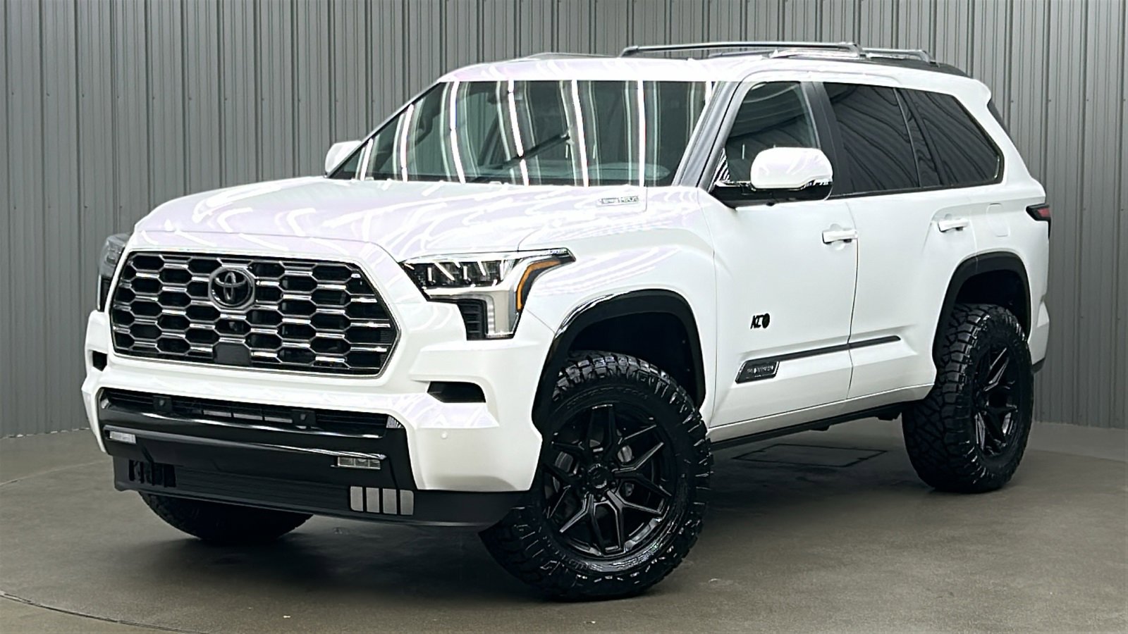 Used 2025 Toyota Sequoia Platinum image 1