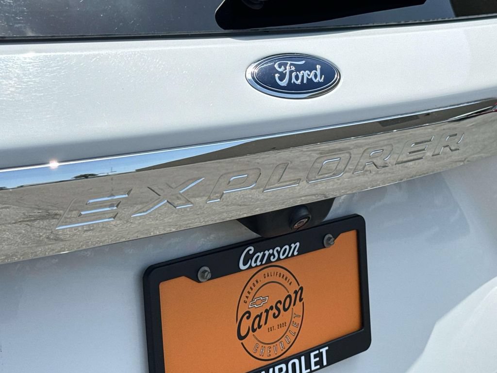 Used 2023 Ford Explorer Limited AWD/4WD image 6
