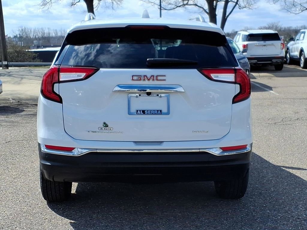 Used 2024 GMC Terrain SLT w/ LPO, Floor Liner Package image 4