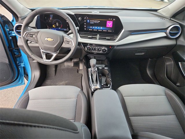 Certified 2025 Chevrolet Trax LT w/ LT Convenience Package image 19