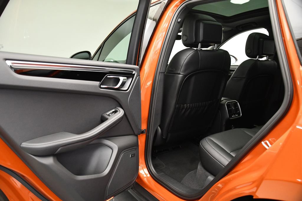Used 2025 Porsche Macan Turbo image 42