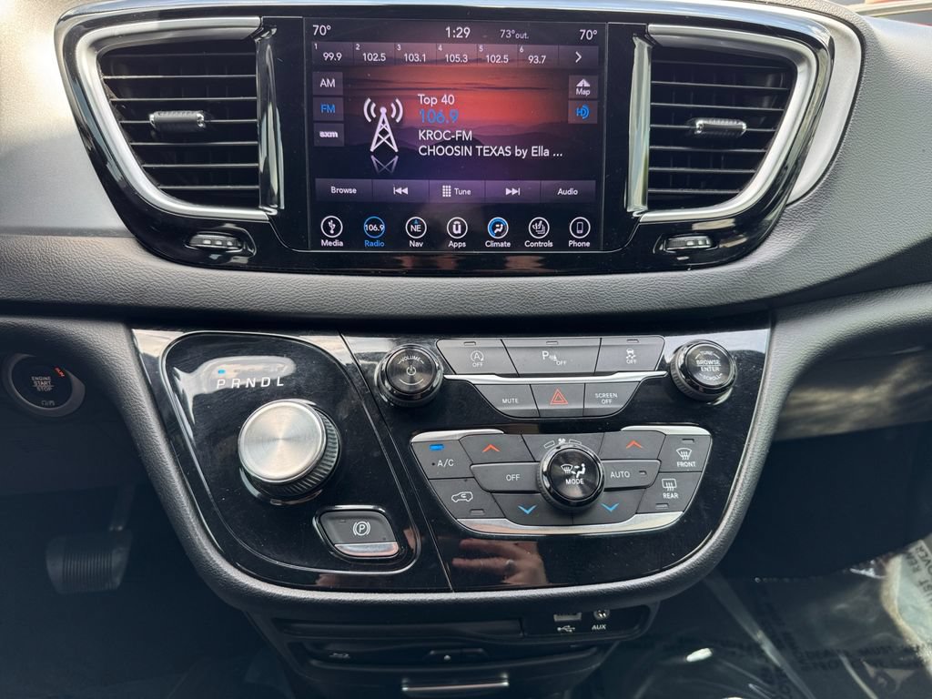 Used 2018 Chrysler Pacifica Touring-L Plus w/ S Appearance Package FWD image 15
