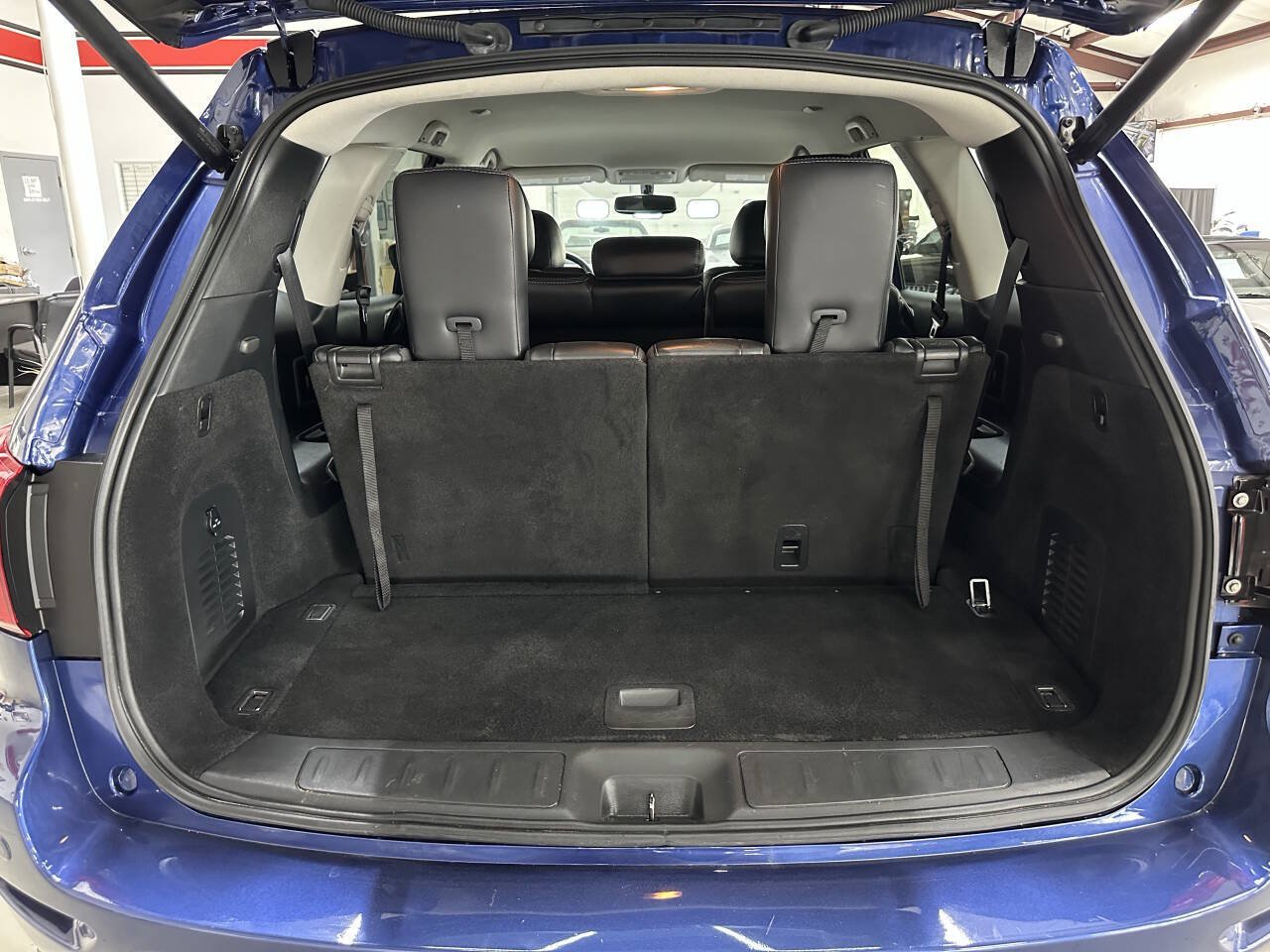 Used 2020 Nissan Pathfinder SL AWD/4WD image 8