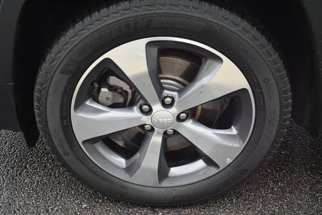 Used 2019 Jeep Cherokee Limited image 49