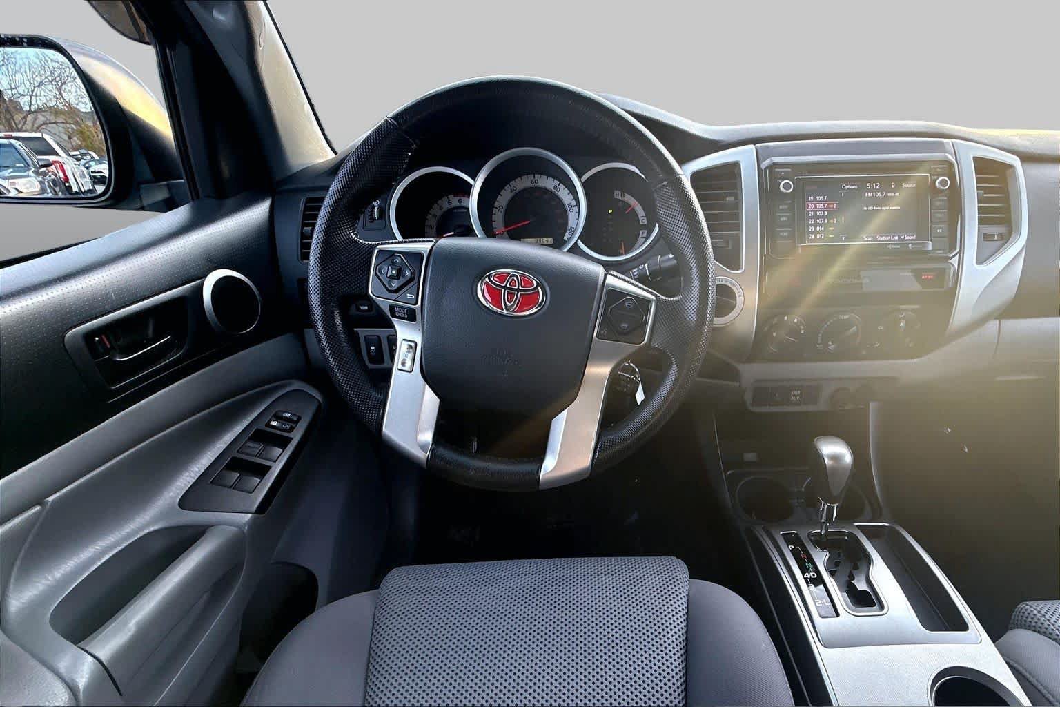 Used 2015 Toyota Tacoma 4x4 Double Cab w/ TRD Off-Road Package image 6