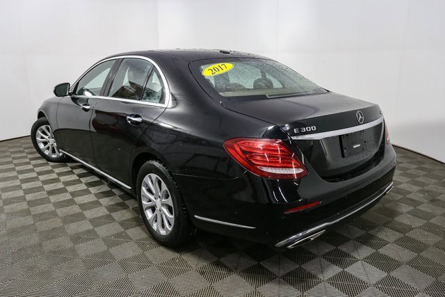 Used 2017 Mercedes-Benz E 300 4MATIC image 7