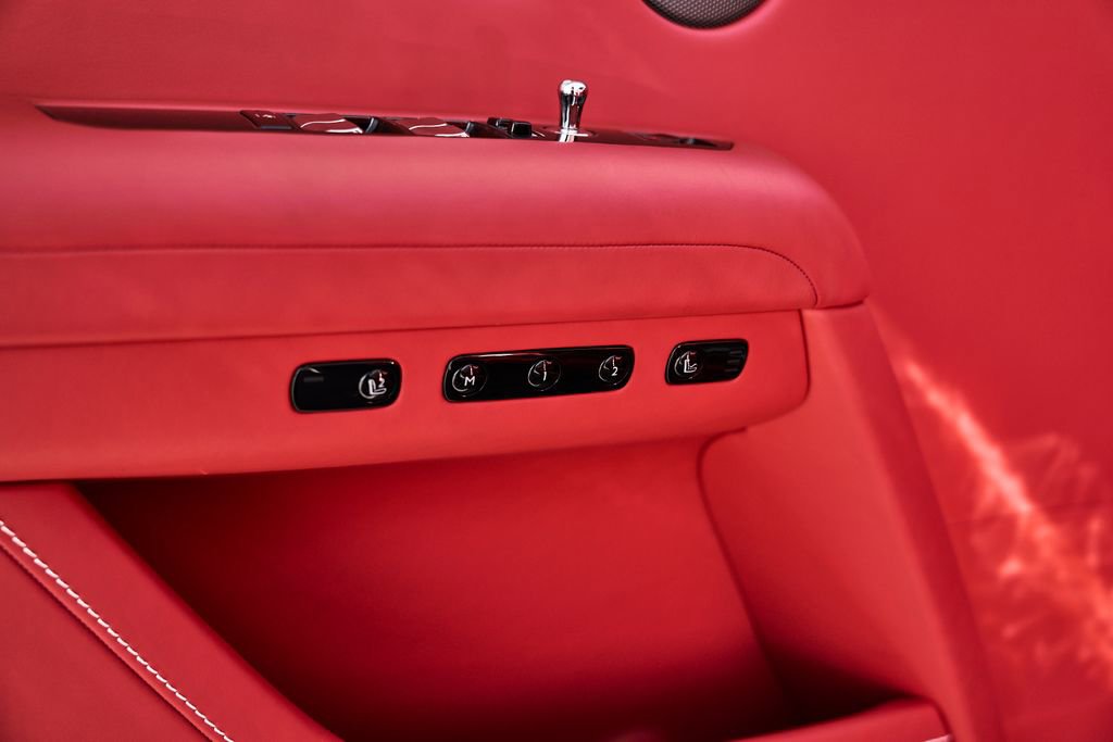 Used 2024 Rolls-Royce Ghost AWD/4WD image 36