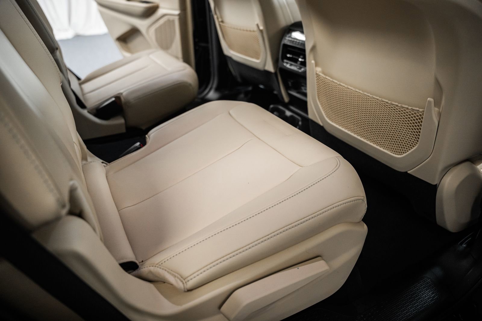 Used 2024 Jeep Grand Cherokee L Limited image 39