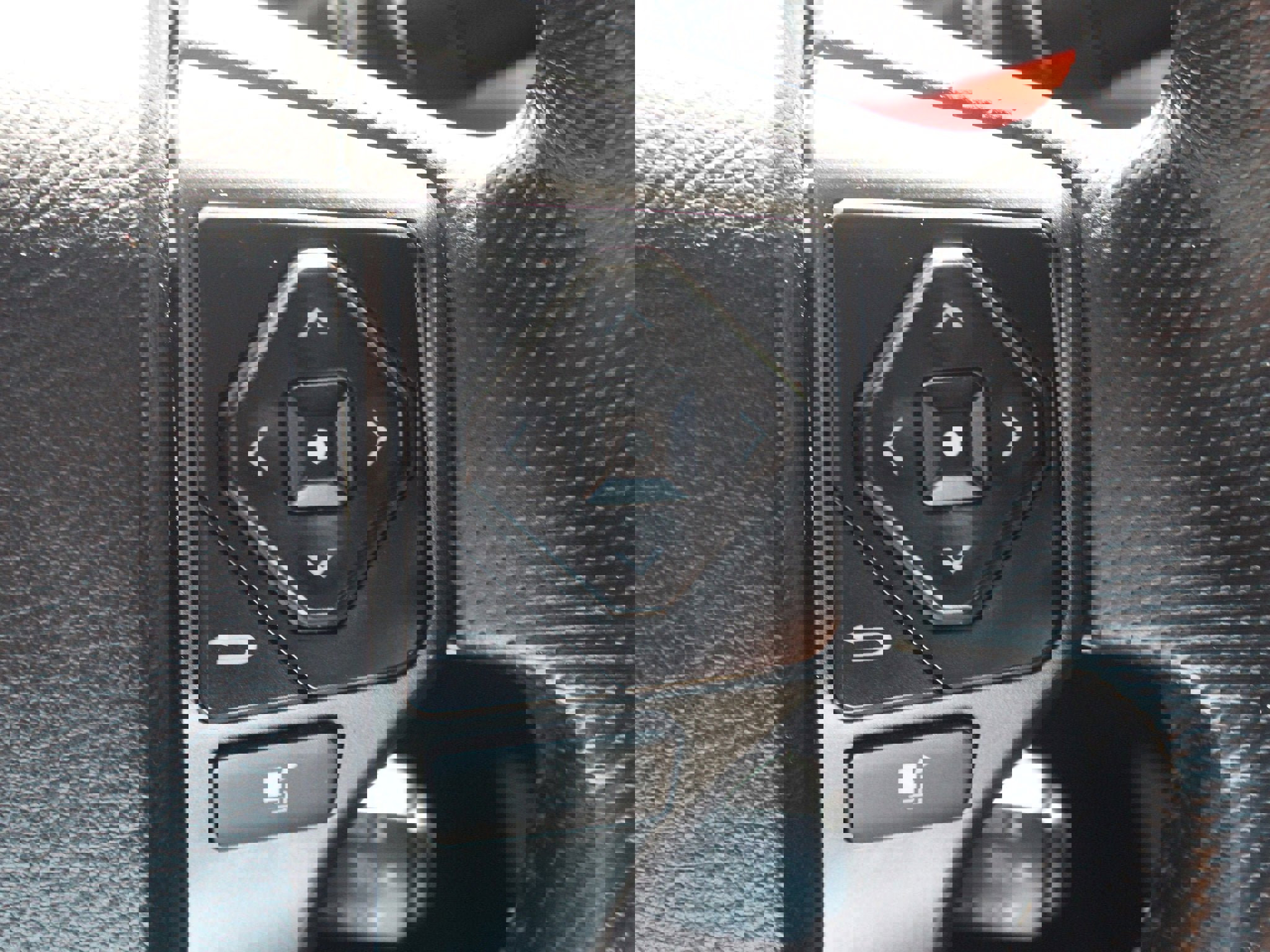 Used 2016 Toyota Tacoma TRD Sport w/ Towing Package image 10