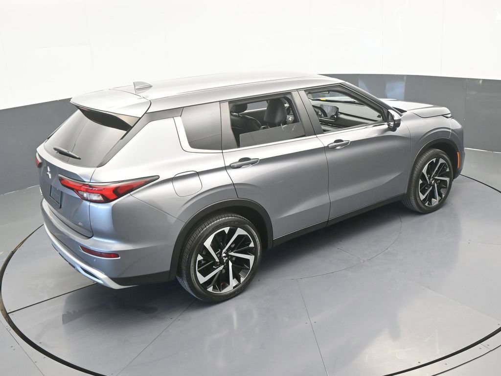 Used 2022 Mitsubishi Outlander SE image 46