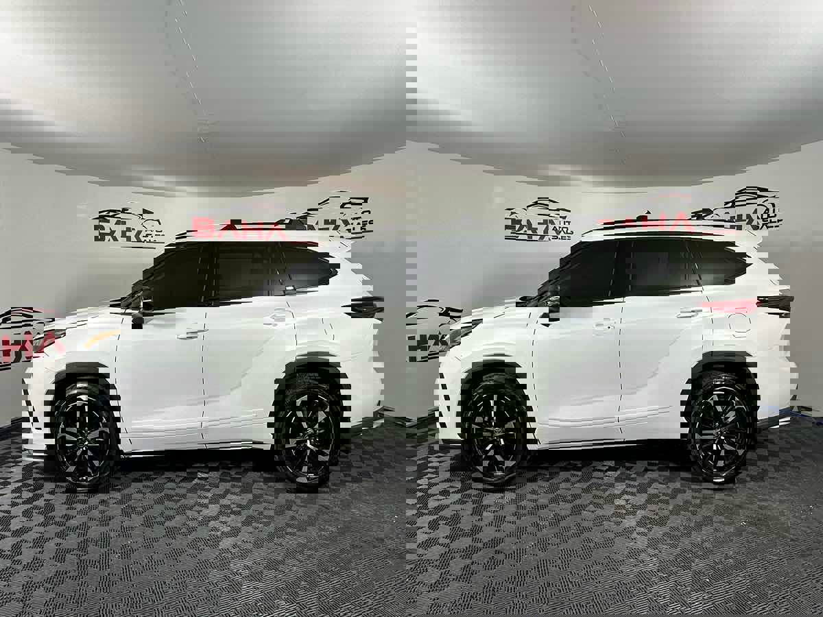 Used 2022 Toyota Highlander XSE image 3