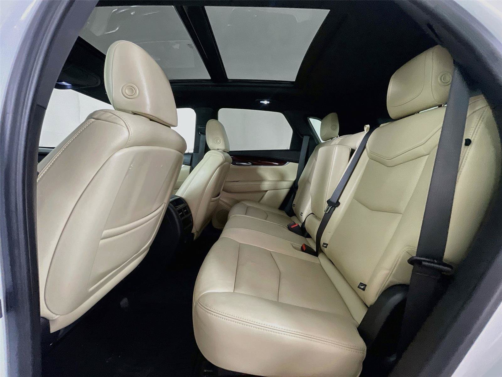 Used 2018 Cadillac XT5 Luxury w/ Driver Awareness Package FWD image 27
