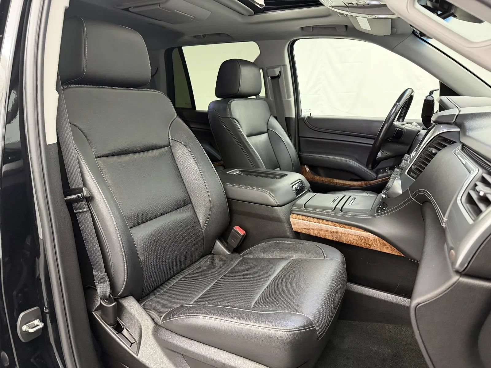 Used 2018 Chevrolet Tahoe Premier AWD/4WD image 34